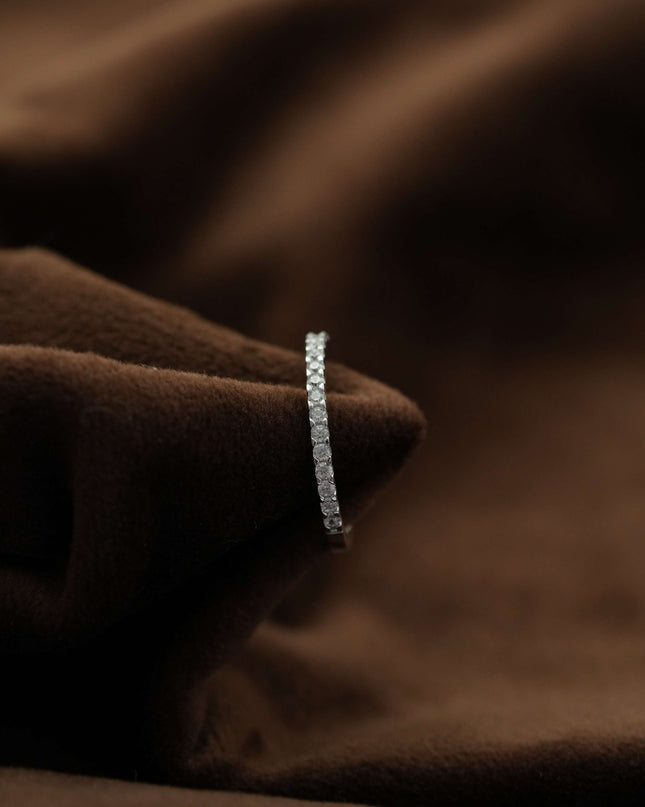 Minimalism: The Elegant Silver Ring