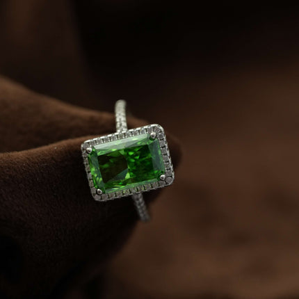 A Touch of Silver, A Lifetime of Style: Discover the Perfect Ring