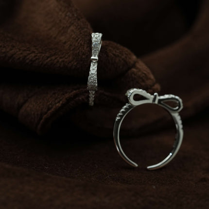 "Tie Your Style Together with the Sweet Charm of a Bow-Shaped Toe Ring"