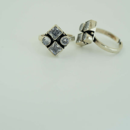"Step Back in Time with the Timeless Charm of an Antique Silver Toe Ring ✨