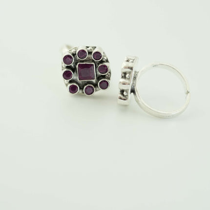 "Bloom in Style: Oxidized  Toe Ring for a Timeless Look 🌸