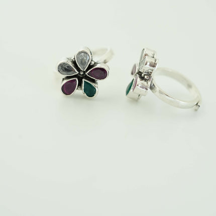 "Where History Meets Style: Walk in Elegance with Our Antique Silver Toe Ring 🌟
