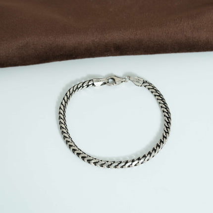 Elevate your style with the sleek sophistication of this silver oxide bracelet