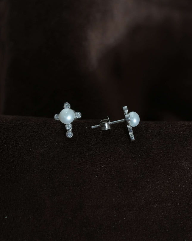 " Stone and Pearl Silver Tops for Effortless Glamour"