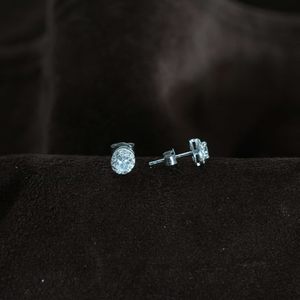 Oval-Shaped Silver Tops  Beautiful Single Stones."