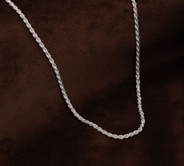 Make a statement with our bold and versatile silver men's chains."