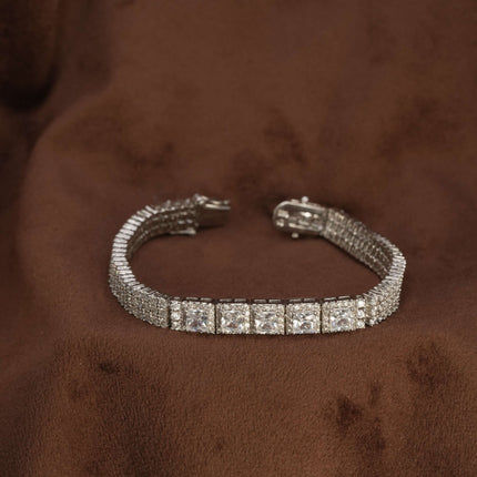 Exclusive Silver Bracelet –  Elegance in Silver