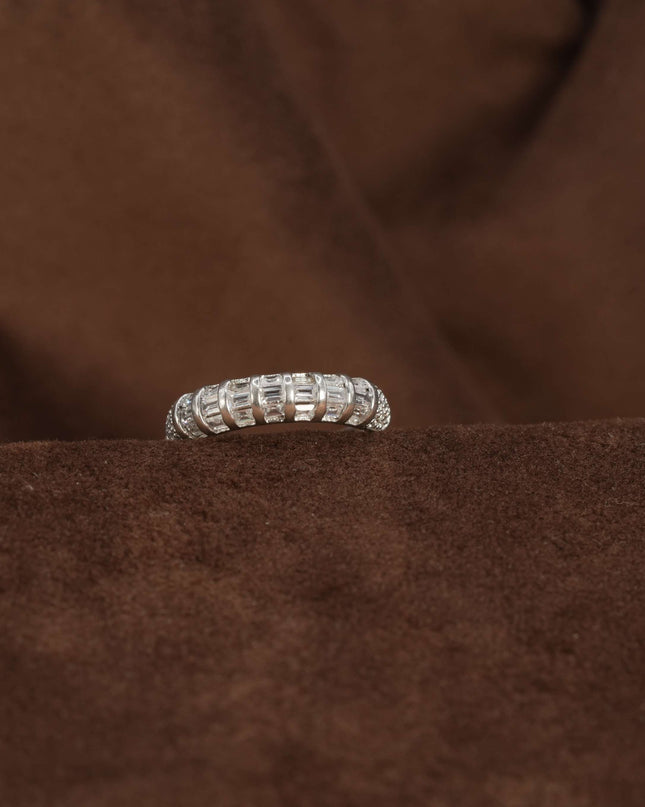 Raindrop Shine – Dainty Silver Ring for Women