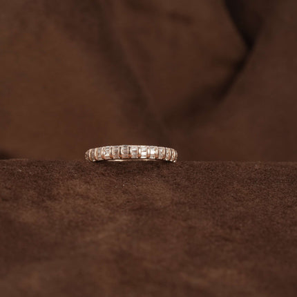 Rose Gold Crystal Tide – Silver Ring