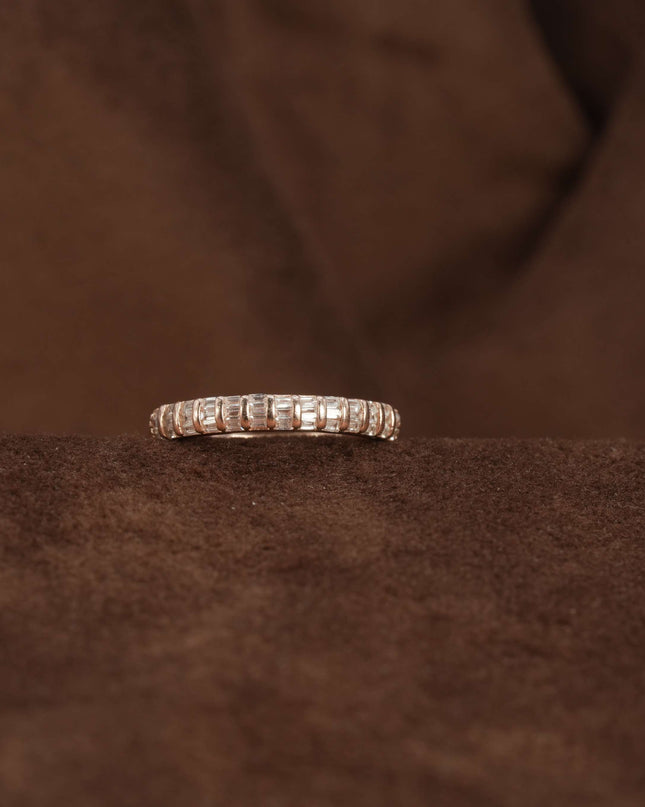 Rose Gold Crystal Tide – Silver Ring