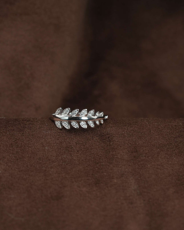 Elira Silver Ring – Elegant Spirit