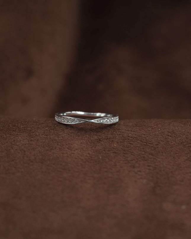 Saanvika Ring – Feminine Shine