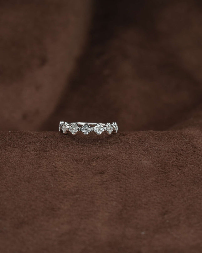 Vedhika Ring – Sacred Silver Story