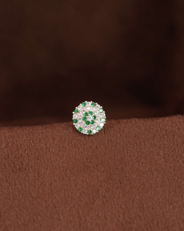 "Fresh Green and Classic White: The Perfect Combination for a Chic Nosepin"