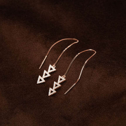 Embrace with the timeless charm of a heart-shaped Sui Dhaga.
