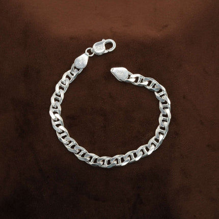 Redefine your style with our men's bracelet.