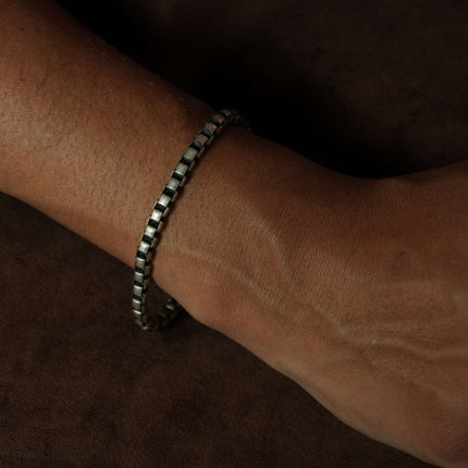 Men Silver Bracelet Round Design