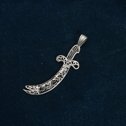 Minimal Core Men’s Pendant