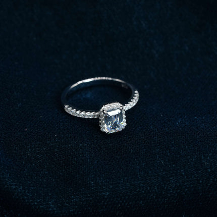Veloura Charm Silver Ring