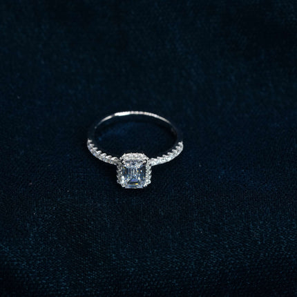 Veloura Charm Silver Ring