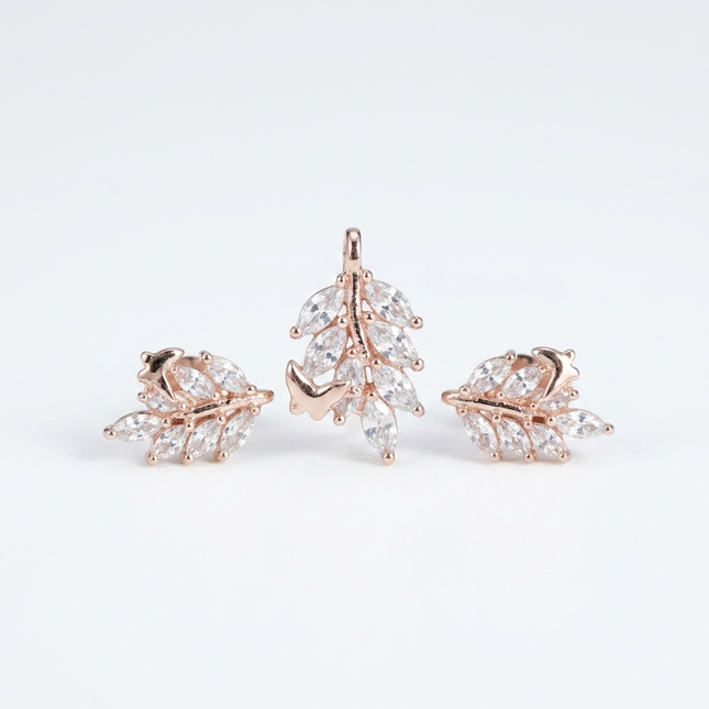 Rivana Glow  Silver Pendant Set