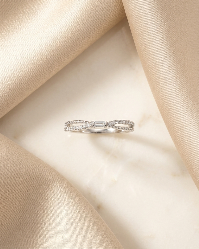 Queen’s Halo Silver Ring
