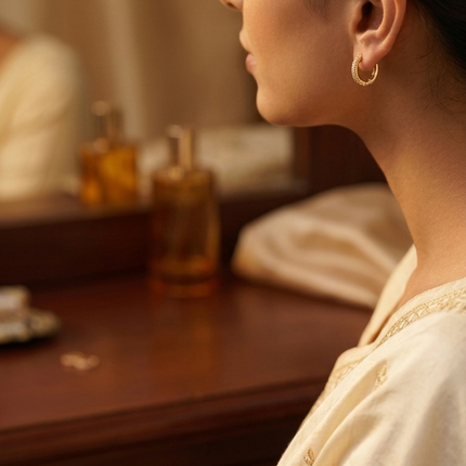 SILVER EARRING